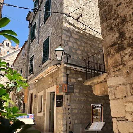 Apartment Tudor Hvar Old Town Groda, Center For 2 Guests *